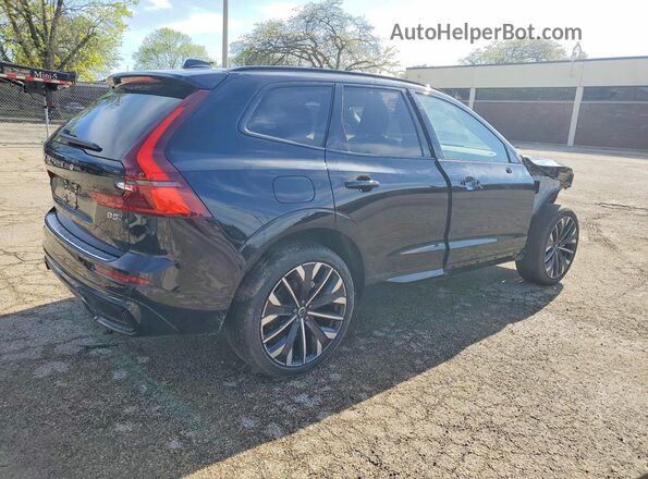 YV4M12RM8T1414428 2026 VOLVO XC60 Black Tył prawy