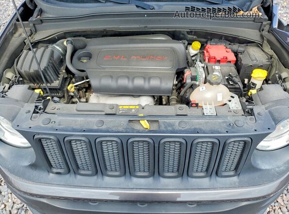 ZACCJABB3JPH17048 2018 JEEP RENEGADE Серый 