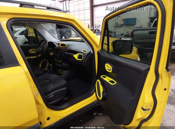 ZACCJBBB9HPE89377 2017 JEEP RENEGADE Yellow Widok wnętrza z przodu