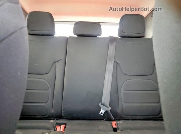 ZACNJABB6LPL78830 2020 JEEP RENEGADE White Vista de los asientos traseros
