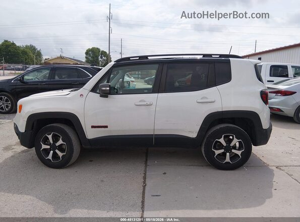 ZACNJBC12KPJ88369 2019 JEEP RENEGADE White 360 interior view