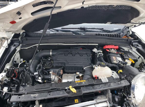 ZACNJBC13LPM05588 2020 JEEP RENEGADE White Вид задньої частини салону