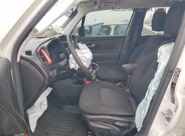 ZACNJBC13LPM05588 2020 JEEP RENEGADE White Вид салону спереду