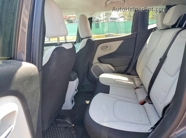ZACNJDB12NPN56745 2022 JEEP RENEGADE Gray Вид задньої частини салону
