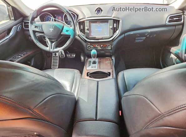 ZAM57RTAXG1189685 2016 MASERATI GHIBLI Gray Widok deski rozdzielczej