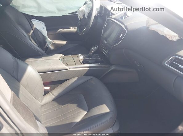ZAM57XSA3L1349826 2020 MASERATI GHIBLI White Front interior view