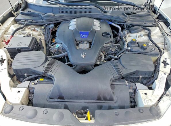 ZAM57YTA3J1293095 2018 MASERATI GHIBLI White Widok wnętrza z tyłu