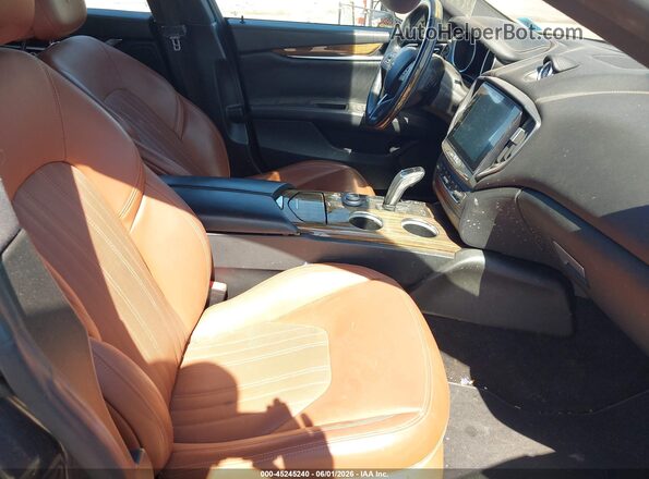 ZAM57YTL2K1322069 2019 MASERATI GHIBLI Gray Front interior view