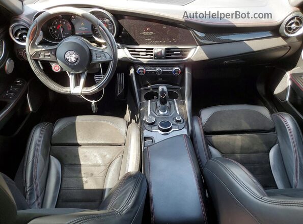 ZARFAEAV2H7541851 2017 ALFA ROMEO GIULIA Black 