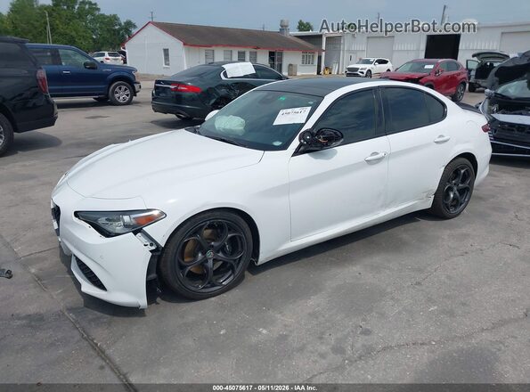 ZARFAECN2J7573170 2018 ALFA ROMEO GIULIA Белый Передняя левая четверть