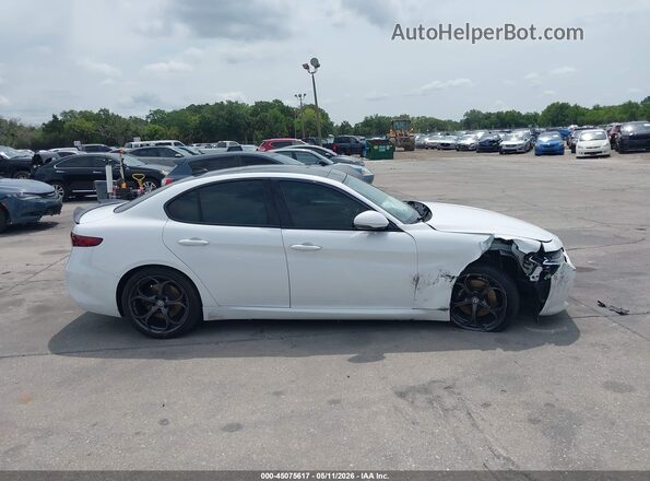 ZARFAECN2J7573170 2018 ALFA ROMEO GIULIA Белый Вид задней части салона