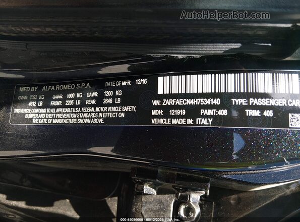 ZARFAECN4H7534140 2017 ALFA ROMEO GIULIA Black Widok komory silnika