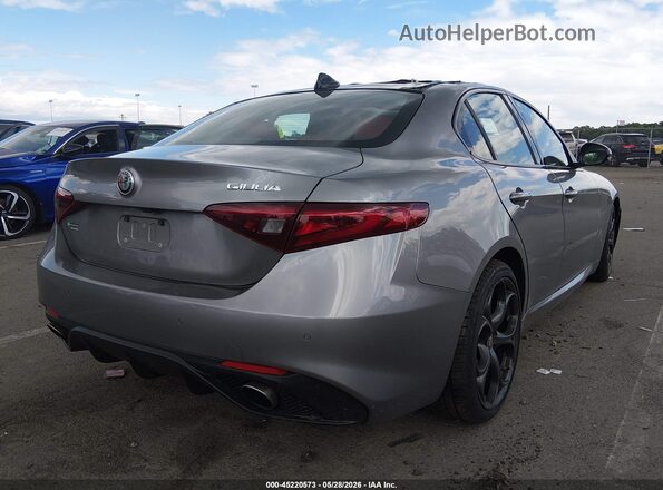 ZARFAECNXJ7589925 2018 ALFA ROMEO GIULIA Gray Rear right