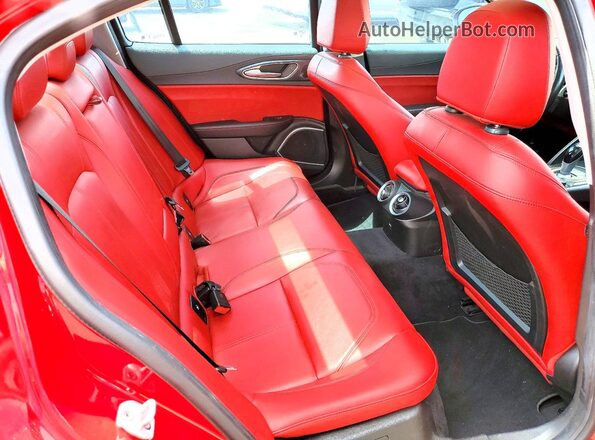 ZARFAMAN1K7622504 2019 ALFA ROMEO GIULIA Red Vista de los asientos traseros