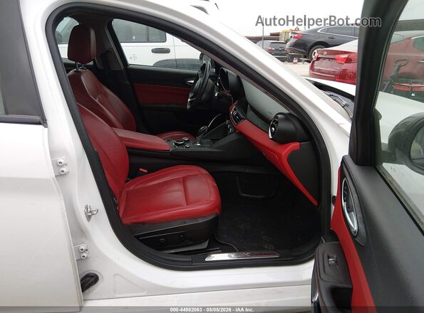 ZARFAMAN7K7611720 2019 ALFA ROMEO GIULIA Белый Вид салона спереди