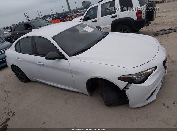ZARFAMAN7K7611720 2019 ALFA ROMEO GIULIA Белый Вид задней части салона