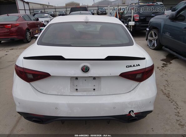 ZARFAMAN7K7611720 2019 ALFA ROMEO GIULIA Белый 