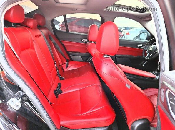 ZARFAMANXK7600355 2019 ALFA ROMEO GIULIA Black უკანა სავარძლების ხედი