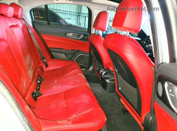 ZARFAMANXM7649140 2021 ALFA ROMEO GIULIA Gray Rear seats view