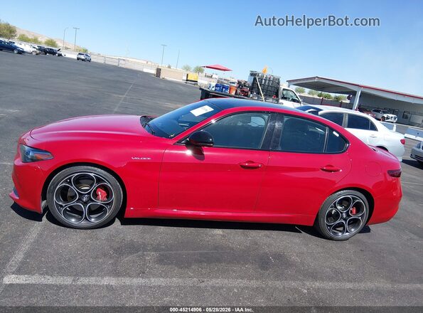 ZARFAMBN0P7668170 2023 ALFA ROMEO GIULIA Red სალონის 360-გრადუსიანი ხედი