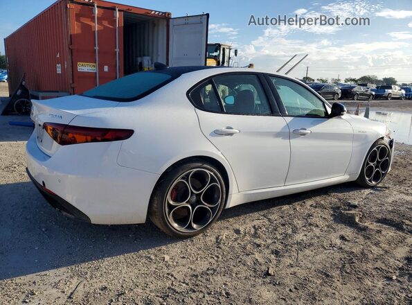 ZARFAMBN0P7668850 2023 ALFA ROMEO GIULIA White Задня права чверть