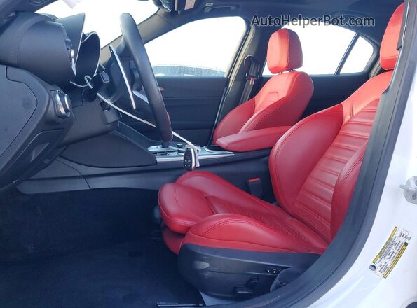 ZARFAMBN0P7668850 2023 ALFA ROMEO GIULIA White Вид салону спереду