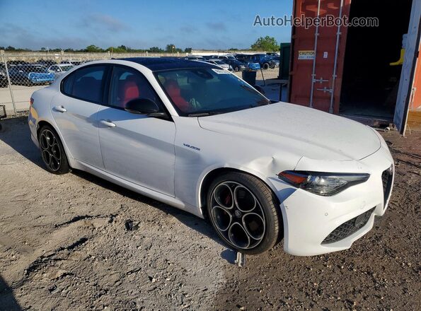 ZARFAMBN0P7668850 2023 ALFA ROMEO GIULIA White Передня права чверть