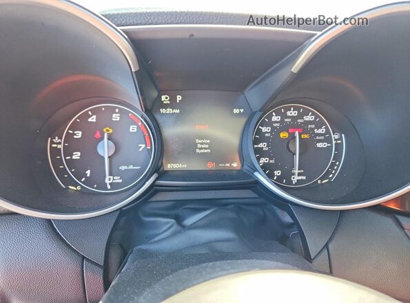 ZARFAMBN1K7620444 2019 ALFA ROMEO GIULIA Red Вид щитка приладів