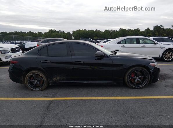 ZARFAMBN7K7601056 2019 ALFA ROMEO GIULIA Черный Вид задней части салона