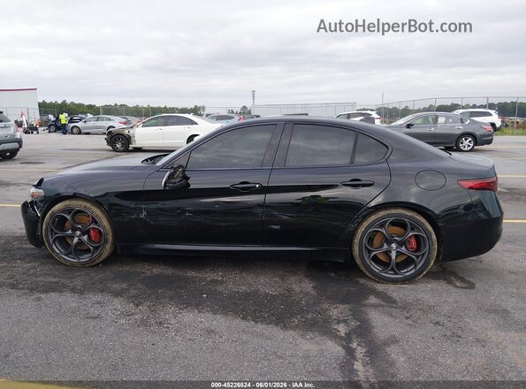 ZARFAMBN7K7601056 2019 ALFA ROMEO GIULIA Черный Панорамный вид салона 360°