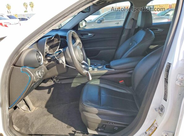 ZARFAMBN7M7649997 2021 ALFA ROMEO GIULIA White Սալոնի դիմացի տեսք
