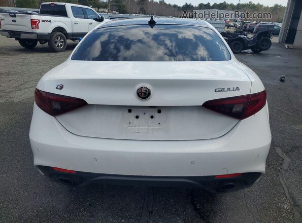ZARFAMBN8N7665465 2022 ALFA ROMEO GIULIA White Հետևի տեսք