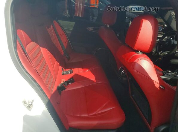ZARFAMBN8N7665465 2022 ALFA ROMEO GIULIA White Հետևի նստատեղերի տեսք