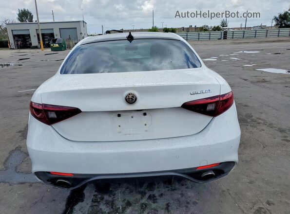 ZARFAMBNXK7600497 2019 ALFA ROMEO GIULIA White Вид ззаду