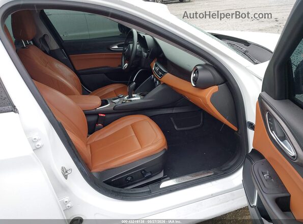 ZARFANBN1M7643652 2021 ALFA ROMEO GIULIA White წინა სალონის ხედი