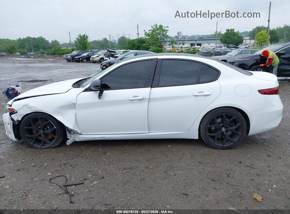 ZARFANBN1M7643652 2021 ALFA ROMEO GIULIA White სალონის 360-გრადუსიანი ხედი