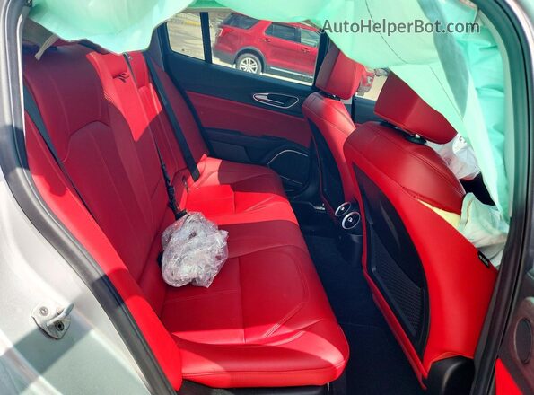 ZARFANBN2L7625739 2020 ALFA ROMEO GIULIA Silver Vista de los asientos traseros