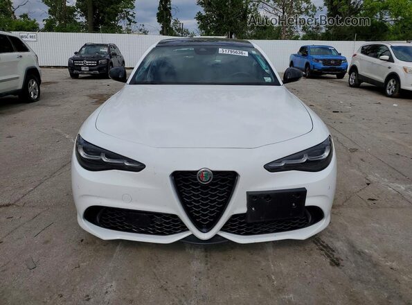 ZARFANBN2R7687876 2024 ALFA ROMEO GIULIA White Vista frontal