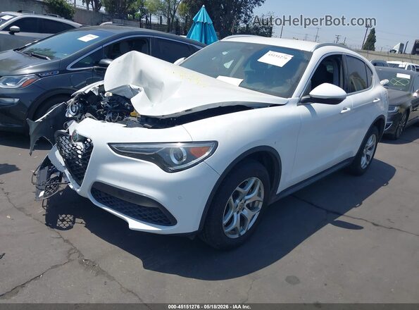 ZASPAJAN6M7C98232 2021 ALFA ROMEO STELVIO Белый Передняя левая четверть