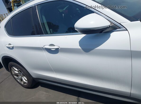 ZASPAJAN6M7C98232 2021 ALFA ROMEO STELVIO Белый Панорамный вид салона 360°