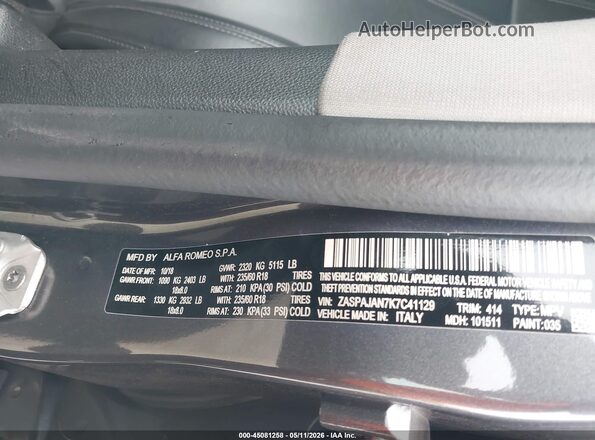 ZASPAJAN7K7C41129 2019 ALFA ROMEO STELVIO Black Vista del compartimento del motor