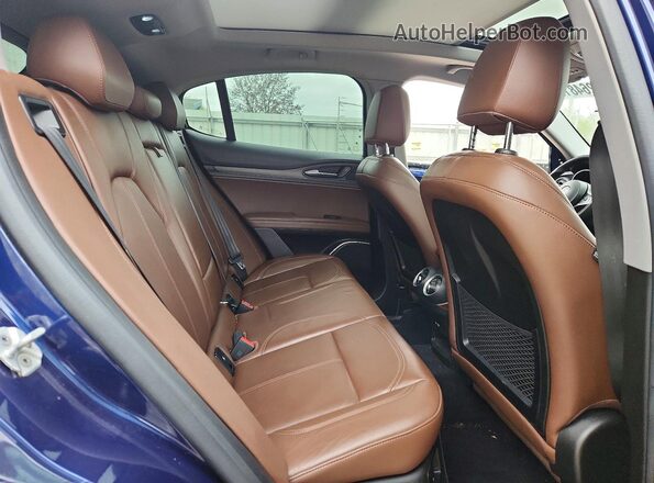 ZASPAKBN0K7C43325 2019 ALFA ROMEO STELVIO Blue Вид задньої частини салону