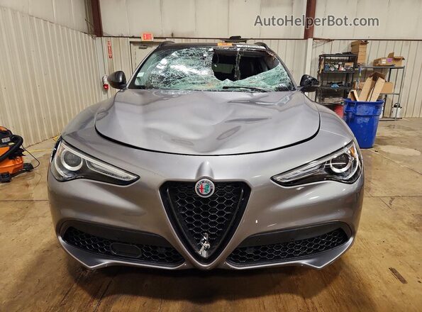 ZASPAKBN0K7C43356 2019 ALFA ROMEO STELVIO Gray Front view