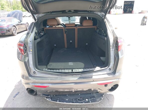 ZASPAKBN0P7D54187 2023 ALFA ROMEO STELVIO Gray 