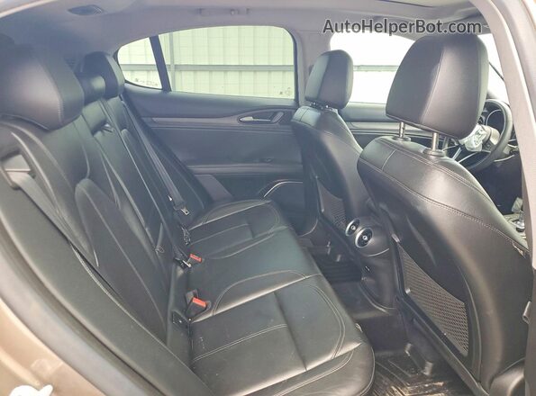 ZASPAKBN2K7C31225 2019 ALFA ROMEO STELVIO Tan Вид задньої частини салону
