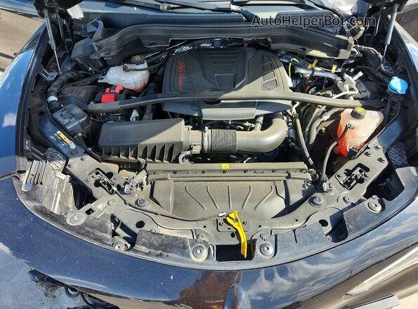 ZASPAKBN2N7D24704 2022 ALFA ROMEO STELVIO Black Vista del compartimento del motor
