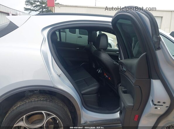 ZASPAKBN2P7D55549 2023 ALFA ROMEO STELVIO Silver VIN sticker view