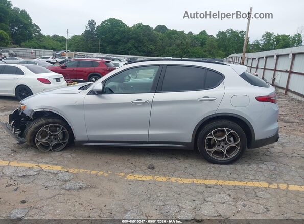 ZASPAKBN2P7D55549 2023 ALFA ROMEO STELVIO Silver 360 interior view