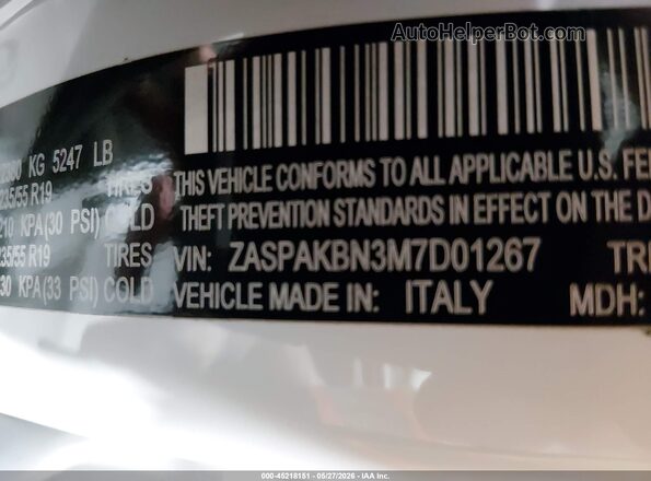 ZASPAKBN3M7D01267 2021 ALFA ROMEO STELVIO White Widok komory silnika