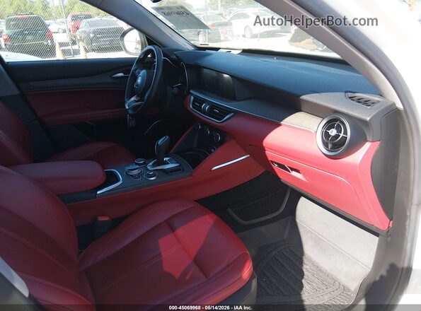 ZASPAKBN3M7D02127 2021 ALFA ROMEO STELVIO White Vista interior delantera